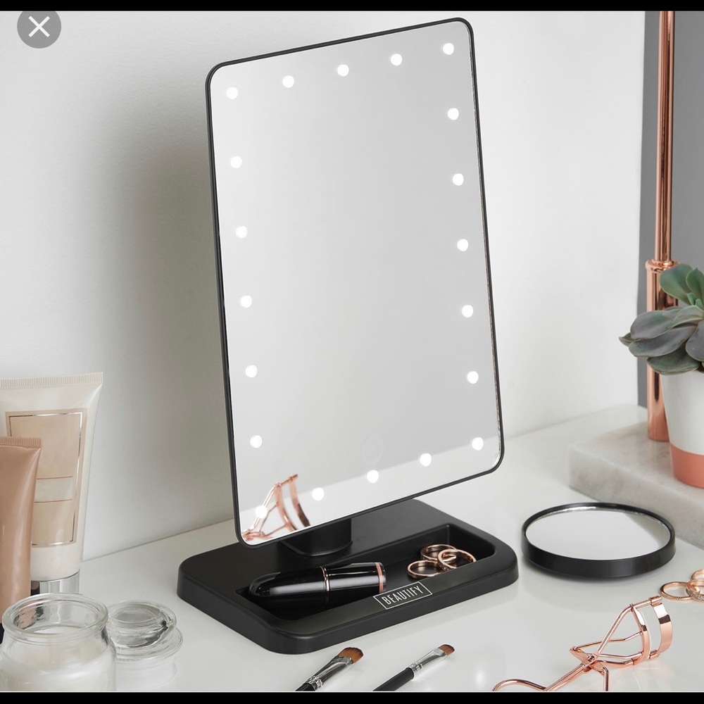 LED makeup mirror